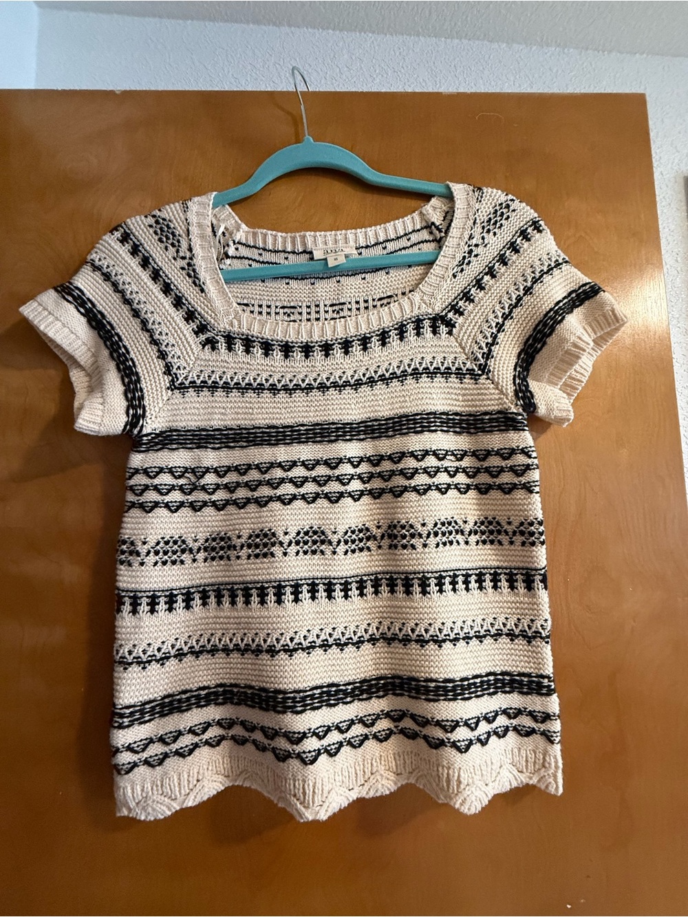 a.n.a Cream and Black Short-Sleeve Knit Top
